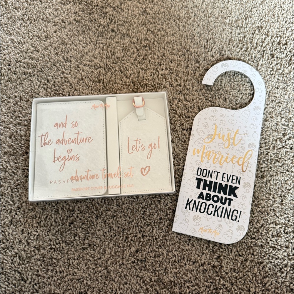 Adventure Awaits Passport Cover and Luggage Tag Set - White